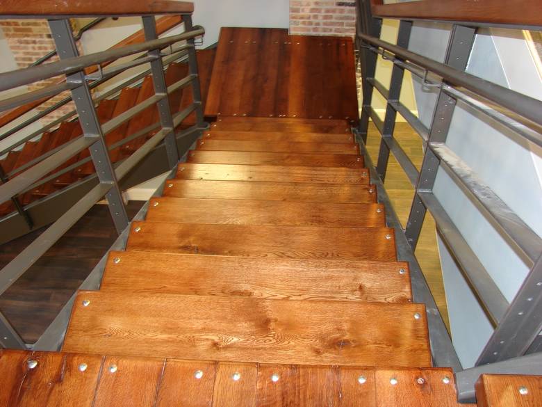 Oak Stairs and Landing / 3 x 12 Oak Stair Treads and Oak Hand Rails